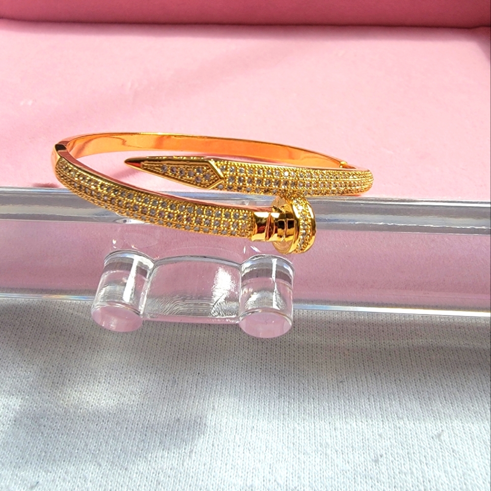 KC Chic nail bracelet